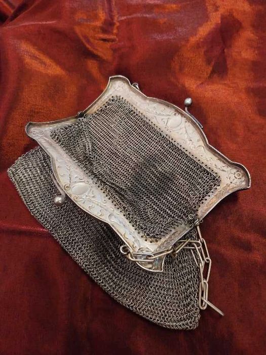 Старинна сребърна дамска чанта
