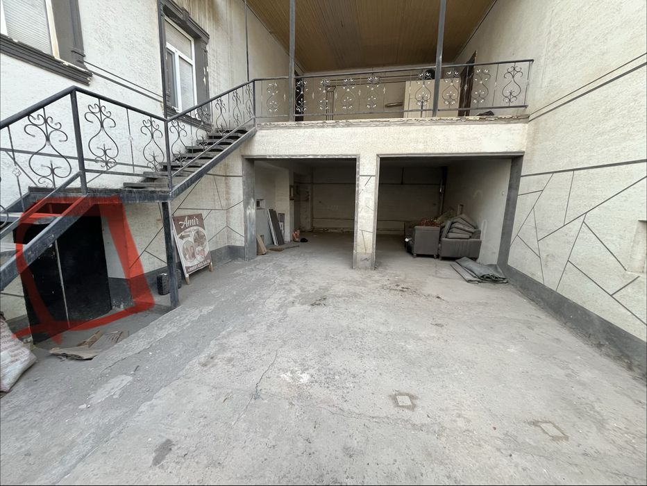 Podval arendaga beriladi SKLAD Atib foydalansa Boʻladi RAY SENTIR