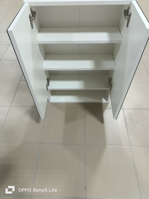 Навесной шкаф в ванную