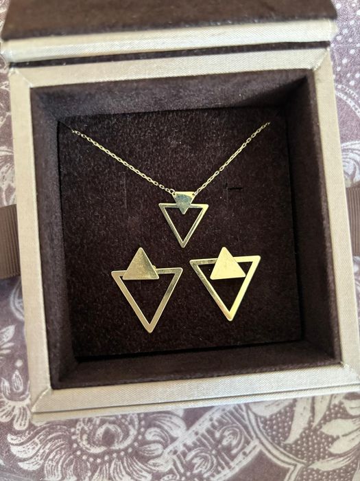 Set aur cercei și lantic