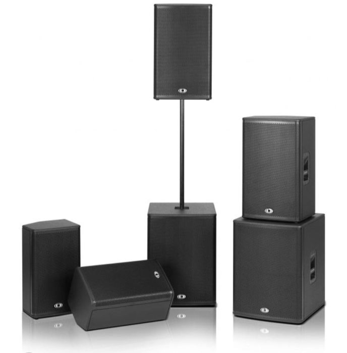 Золотые ограничительные стойки, президентские стойки, красная дорожка