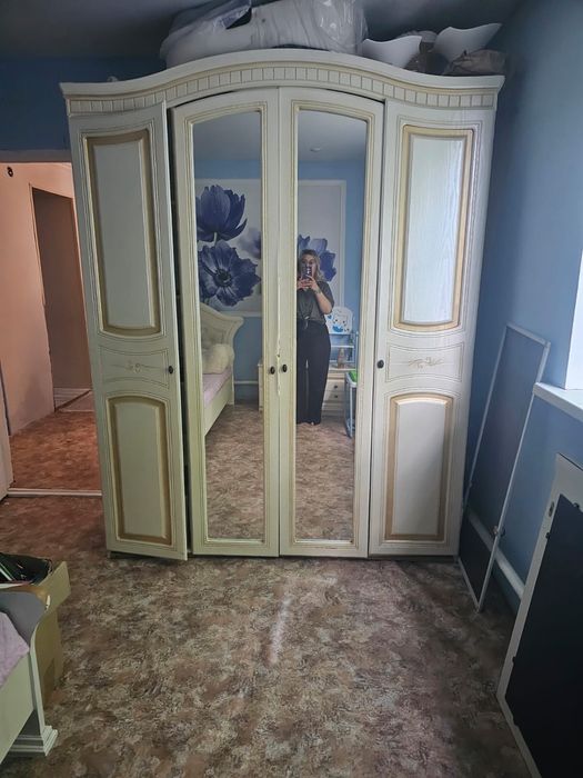 Спальный гарнитур