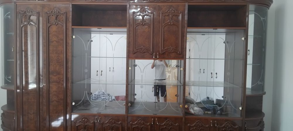 Сервант в отличном состоянии