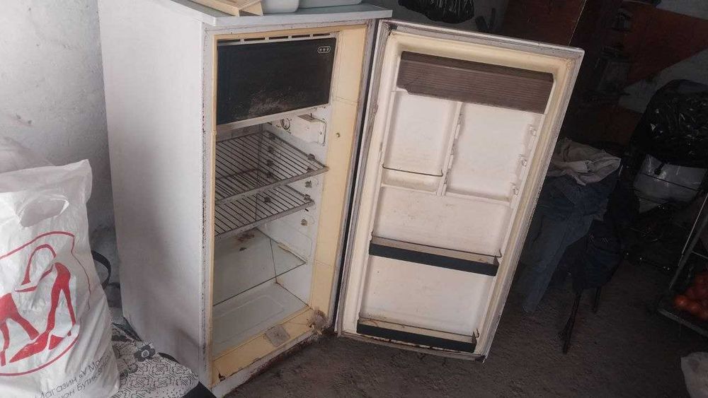 Холодилник сотилади