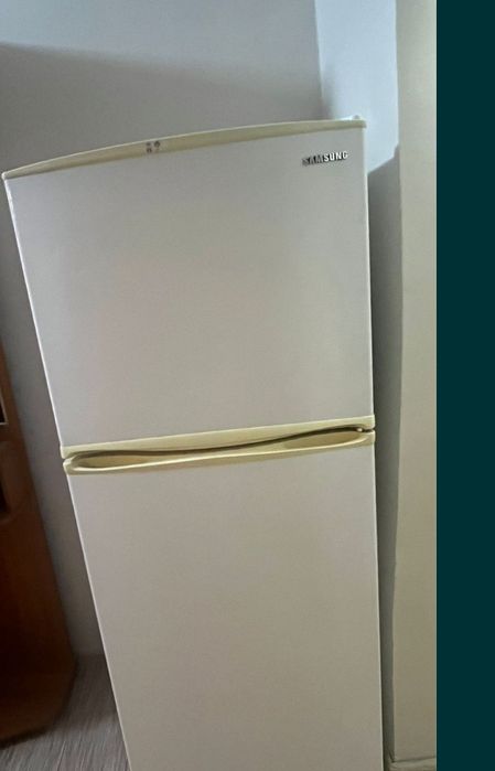 Продам Холодильник Samsung RT 37 MB