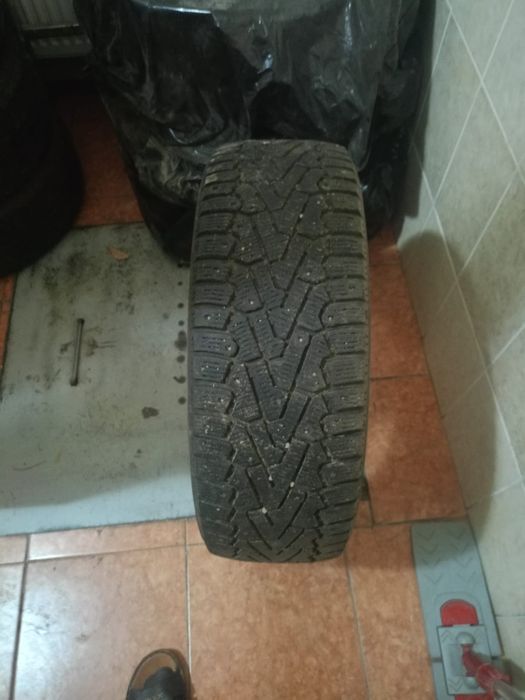 Продам зимние шины 17 размер