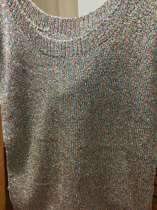 Продавам блестяш топ  от лъскава френска прежда -35 лв