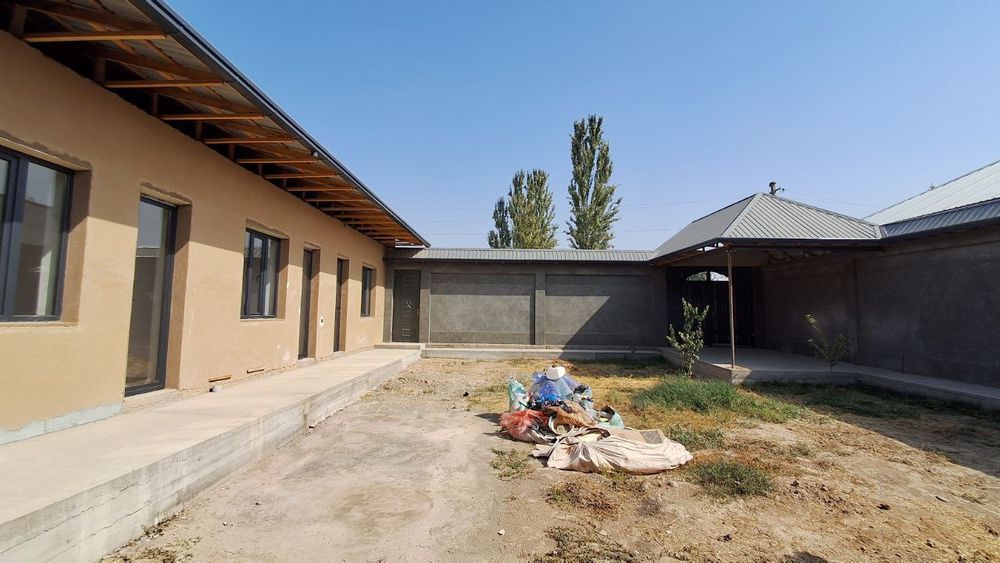 Hovli uy sotiladi 4. Sotux