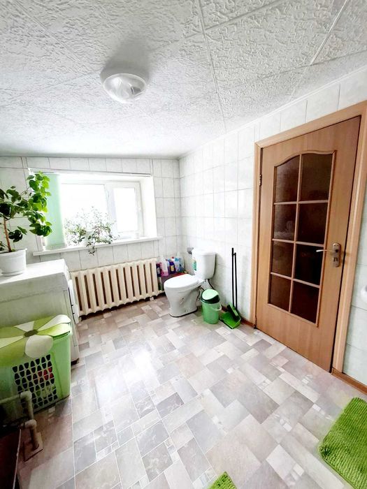 ПРодам дом 4 комнаты 10соток