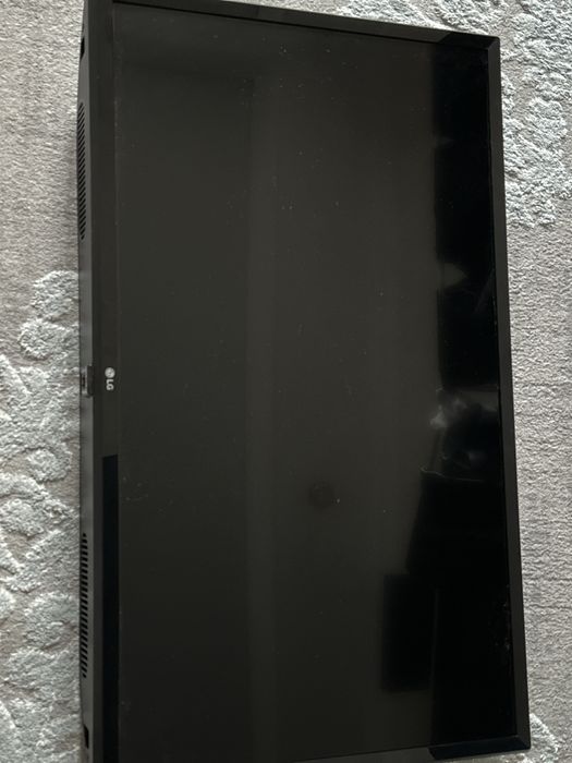 Срочно продаётся телевизор LG 32LM577BPLA