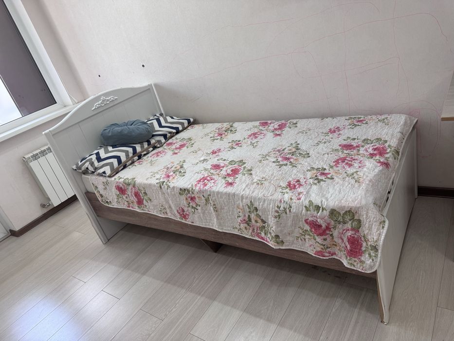 Продам мебель в детскую