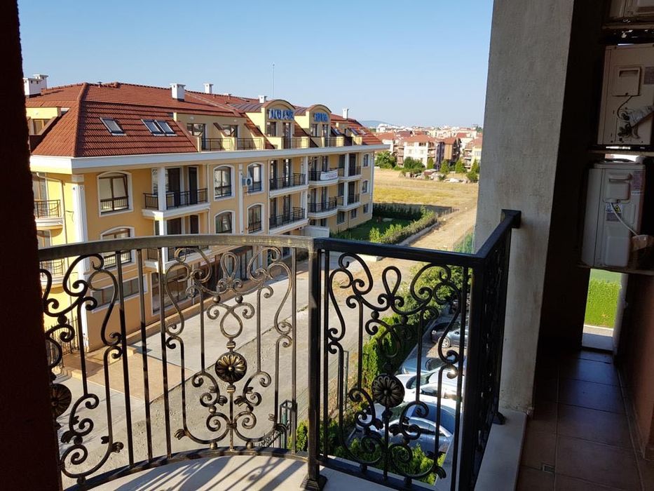 Продава се Тристаен апартамент в Несебър - 66 кв.м за 1334 €/кв.м - Снимка #3