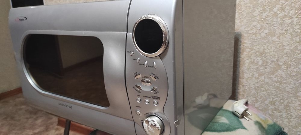 Продам микроволновую печь.