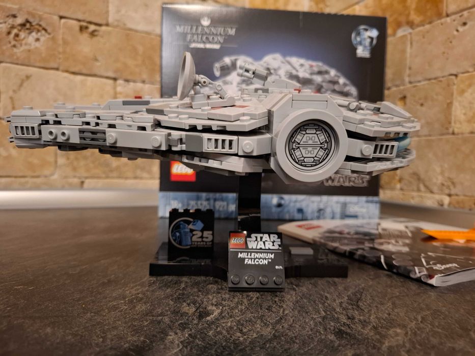 LEGO Star Wars Millennium Falcon 75375