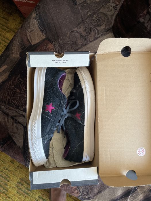 Tenisi converse ,marimea 42 ,piele intoarsa