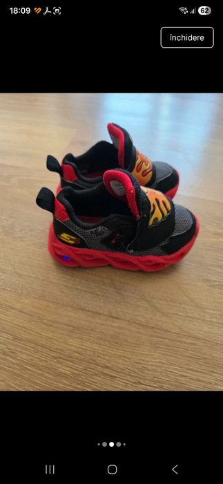 Adidasi Nike Scheckers 22