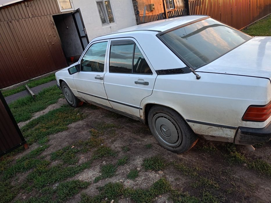 Продам мерседес 190 в хорошем состояний