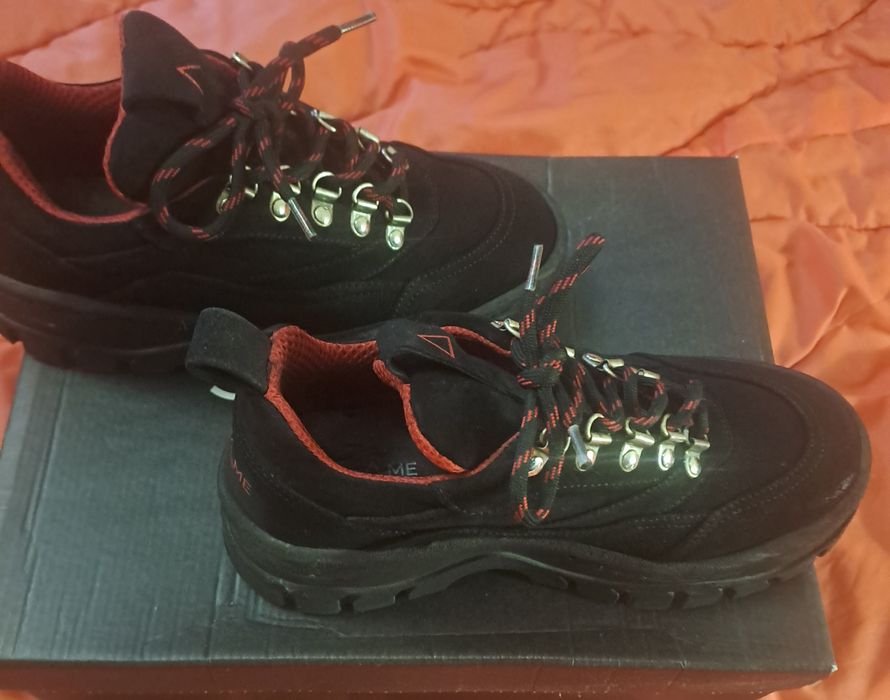 Дамски черни обувки