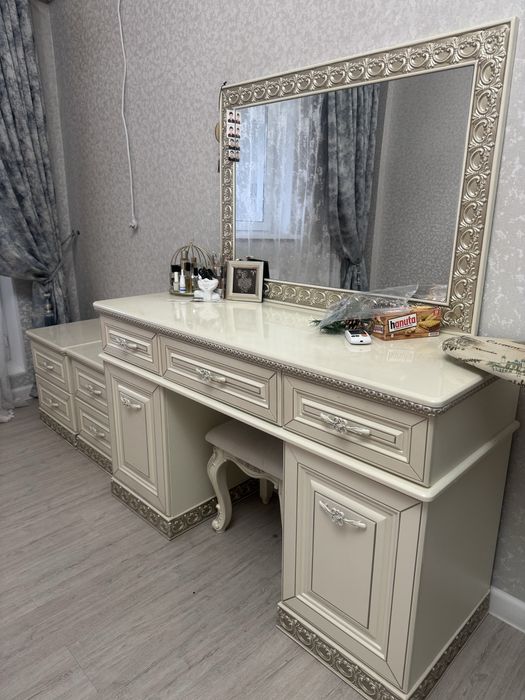 Мебель, Б/у использовано год