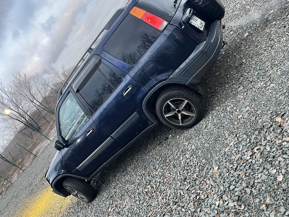 Продам отличный семейный автомобиль