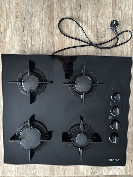 Plita incorporabila pe gaz, de sticla, Arctic. Gratare fonta