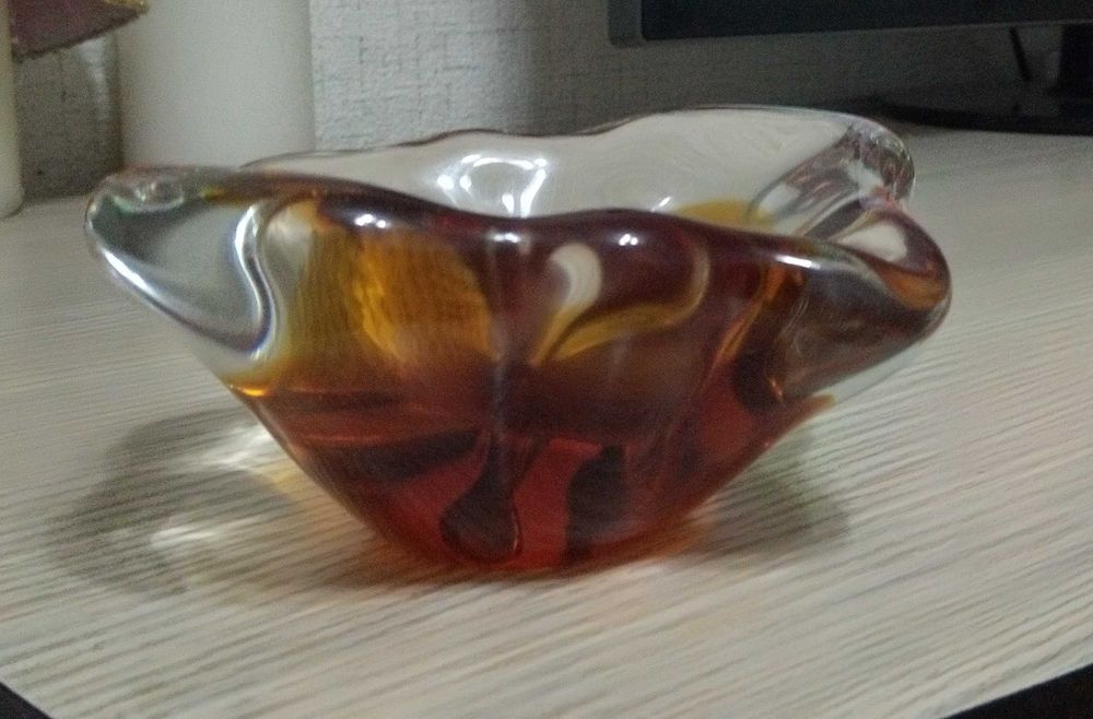 Продам хрустальные салатницы, рюмки, конфетницу, пепельницу