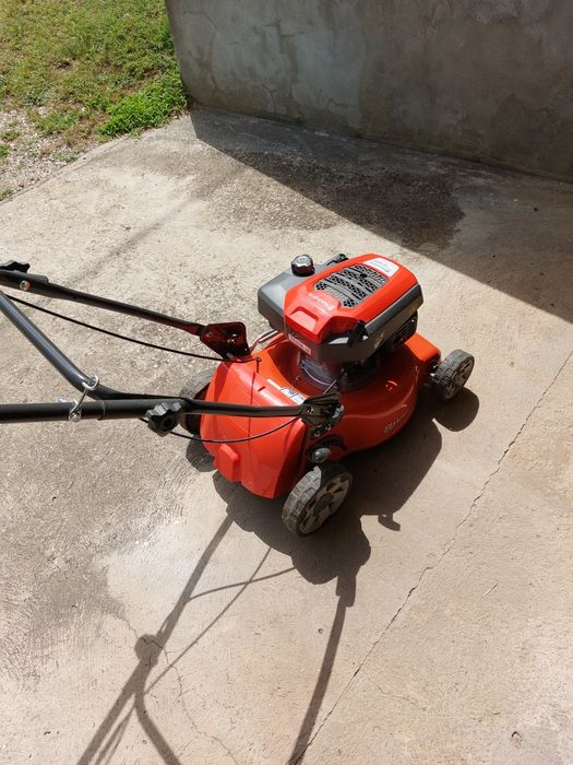 Бензинова самоходна косачка Huskvarna LC140SPа