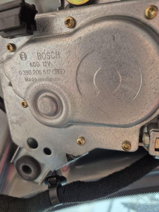 Моторче за задна чистачка мицобиши каризма