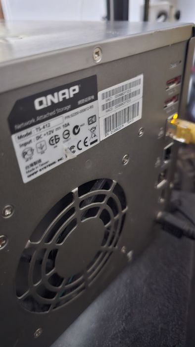 Server Qnap TS412