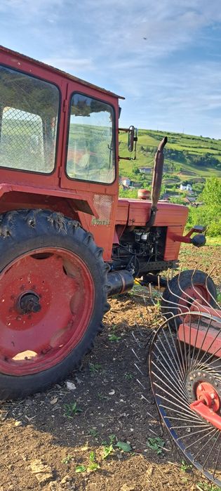 Vând tractor U650