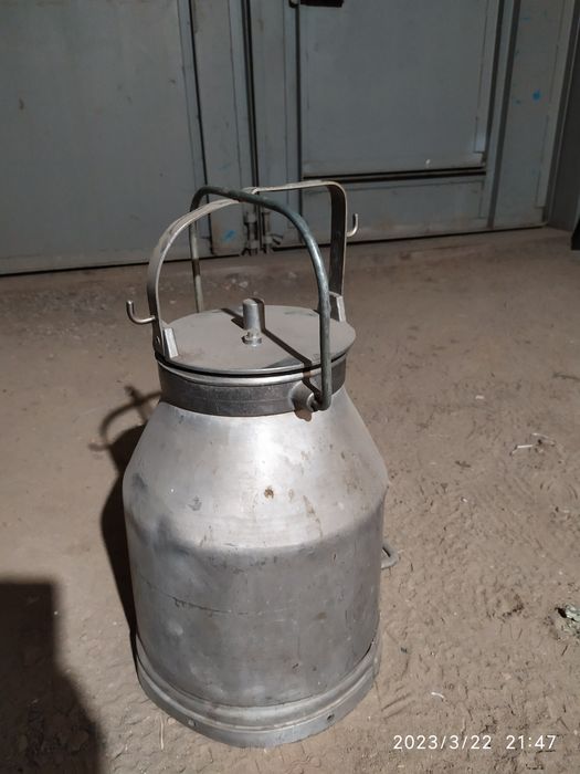 Продам бидон 10 литров..