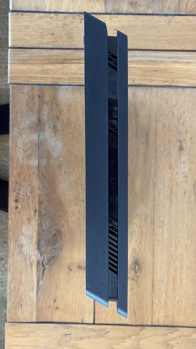 PS 4 slim 500 Gb 2 manete întreținuț