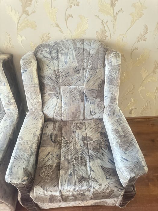 Кресло .Обе 20000 тенге