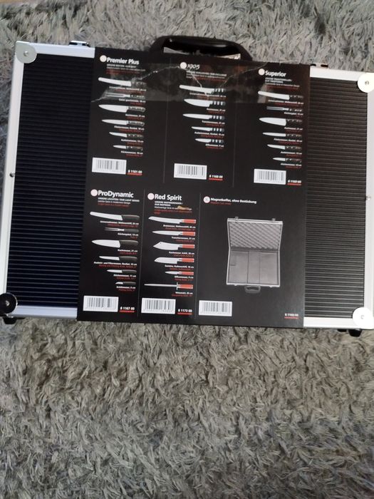 Куфар за ножове .