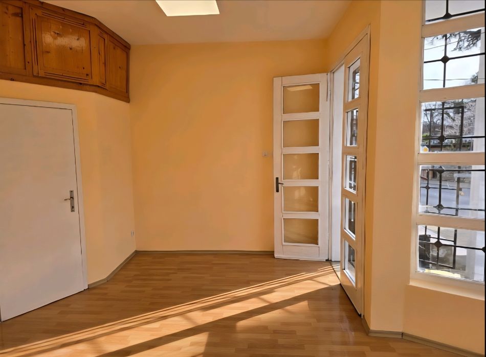 Продава се Офис в Балчик - 32 кв.м за 1400 €/кв.м - Снимка #3