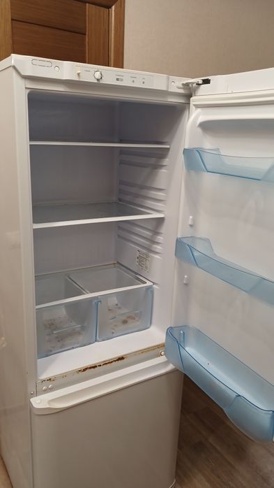 Холодильник б/у рабочий