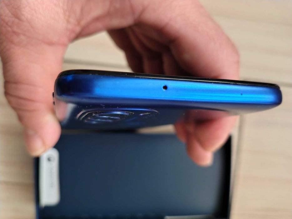 Motorola Moto G51 5G (64GB) 4GB RAM много запазен.