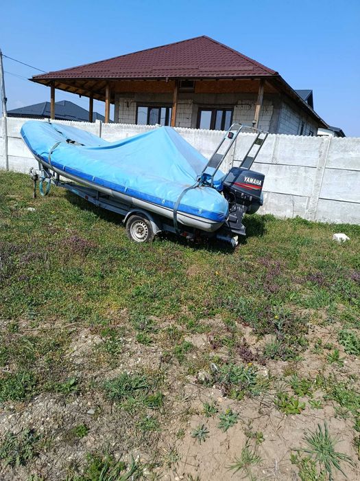 Vand barca cu motor Yamaha + peridoc