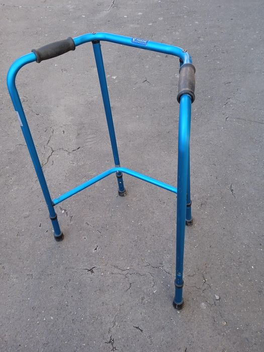 Cadru de deplasare pt bolnav