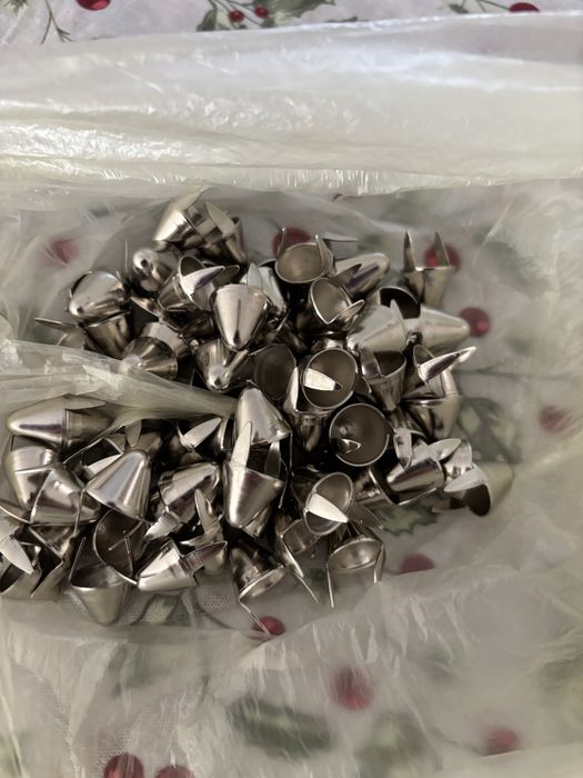 Шипове за дрехи, за яке