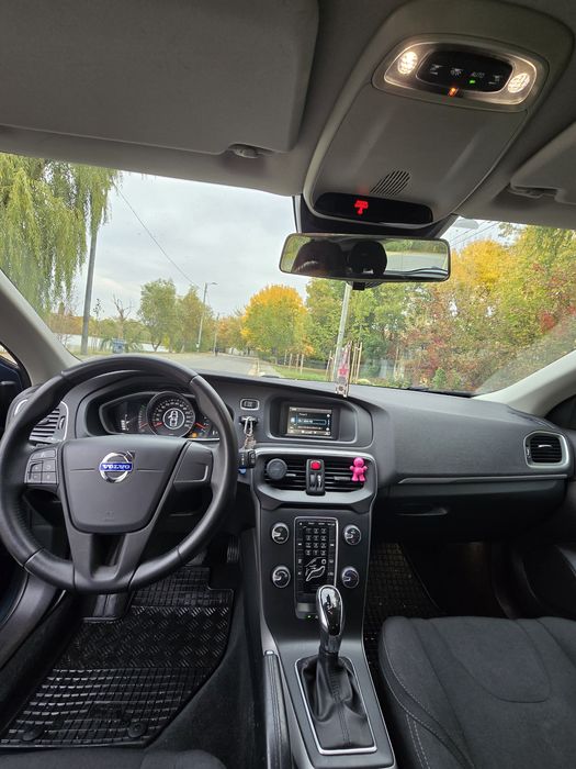 Vând Volvo V40 (2013) – 1.6 Diesel (D2) | Cutie Automată | Stare ...
