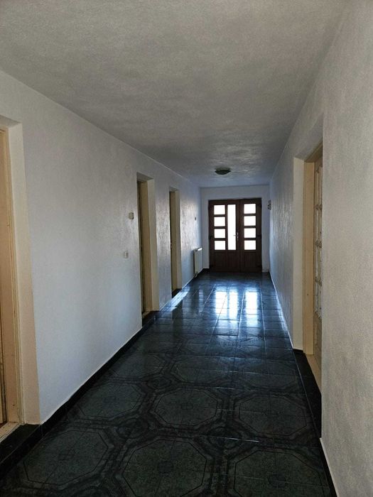 VILĂ ca-n povești situată într-o OAZĂ de VERDEAȚĂ