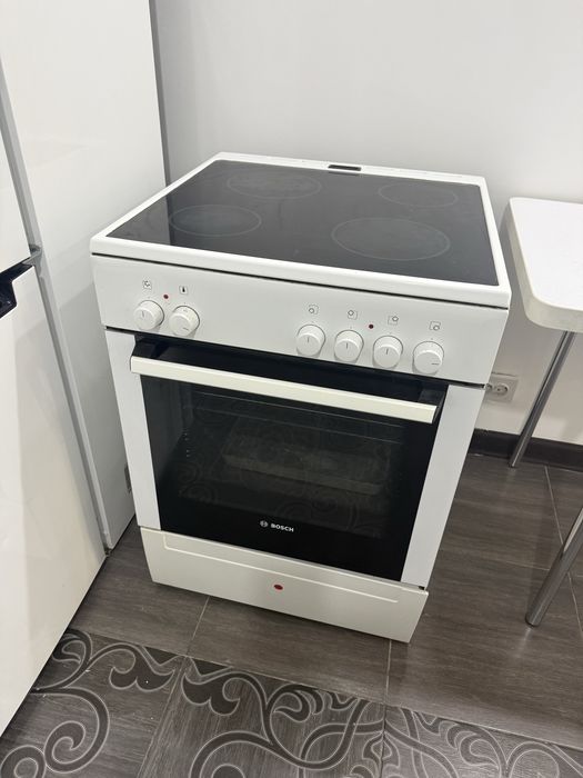 Продам электрическую плиту Bosch