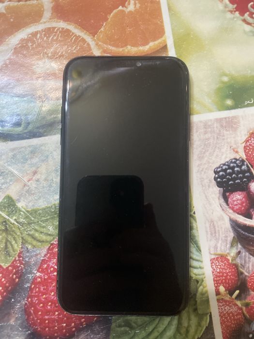 продам Айфон XR.