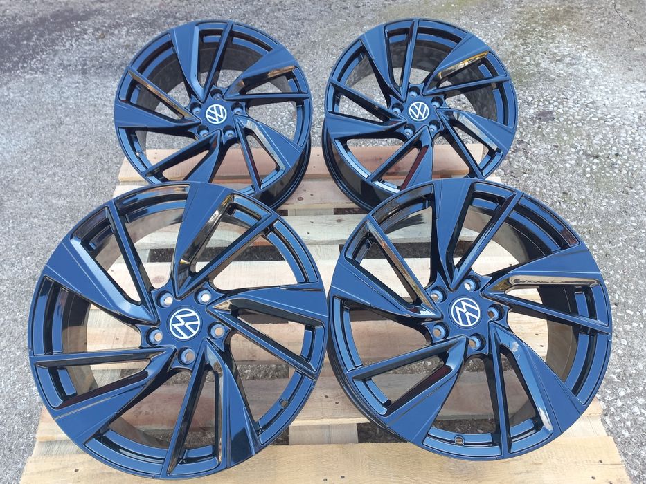 18"VW GTI GTD PIANO BLACK 8ж ет40 Golf Passat Touran Tiguan Seat