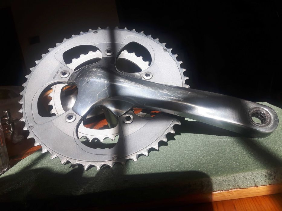 Shimano Тiagra 4600 / 170мм  Само десния курбел със плочите като на снимката, нямам ляв 170мм