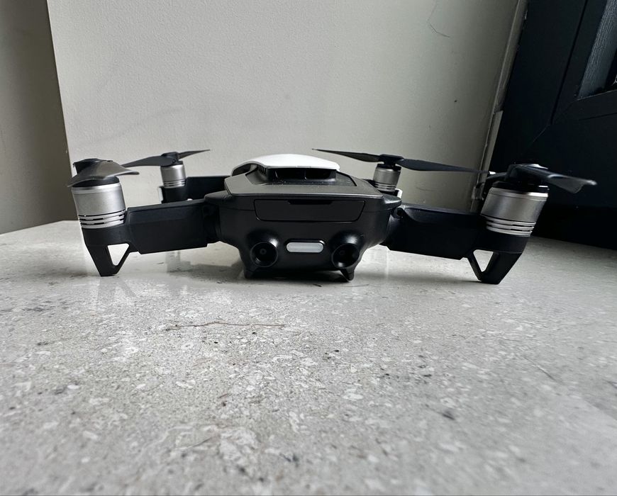 Дрон Dji Mavic Air