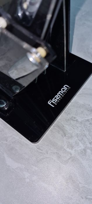 Продам подставку для ножей.