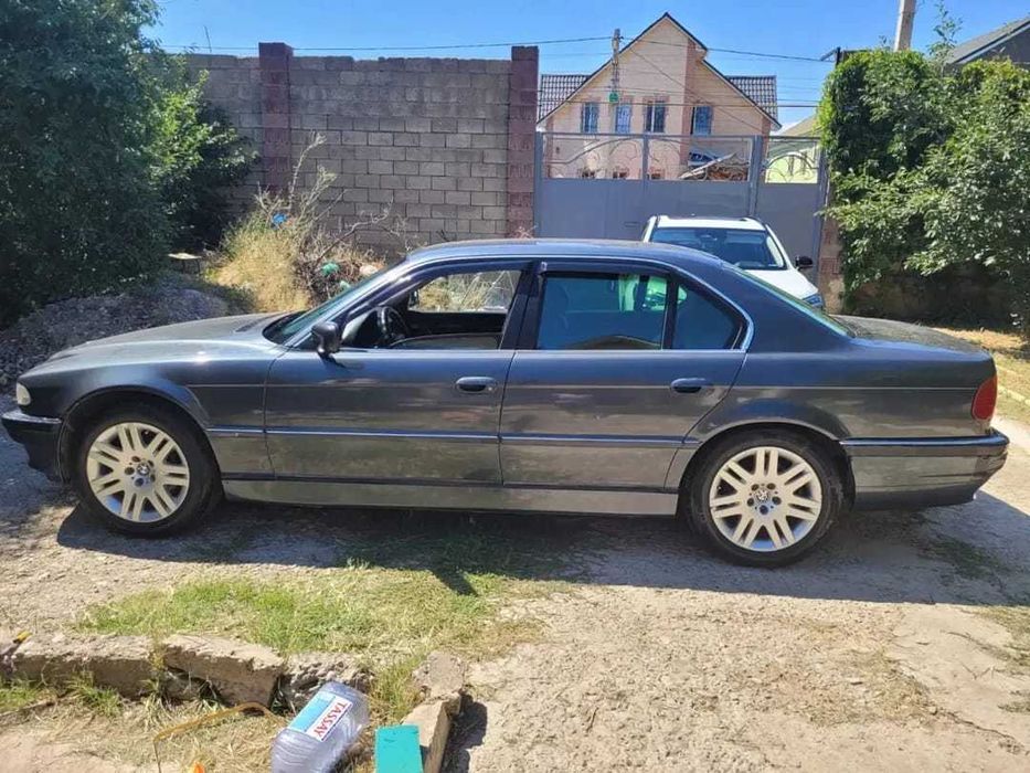 Продам BMW 728i 2000г