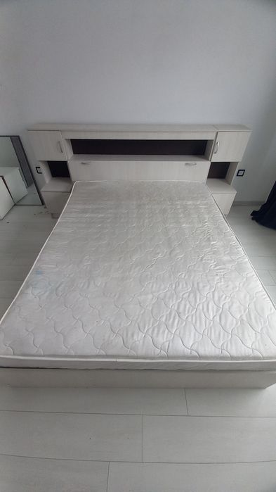 Продам кровать с тумбами